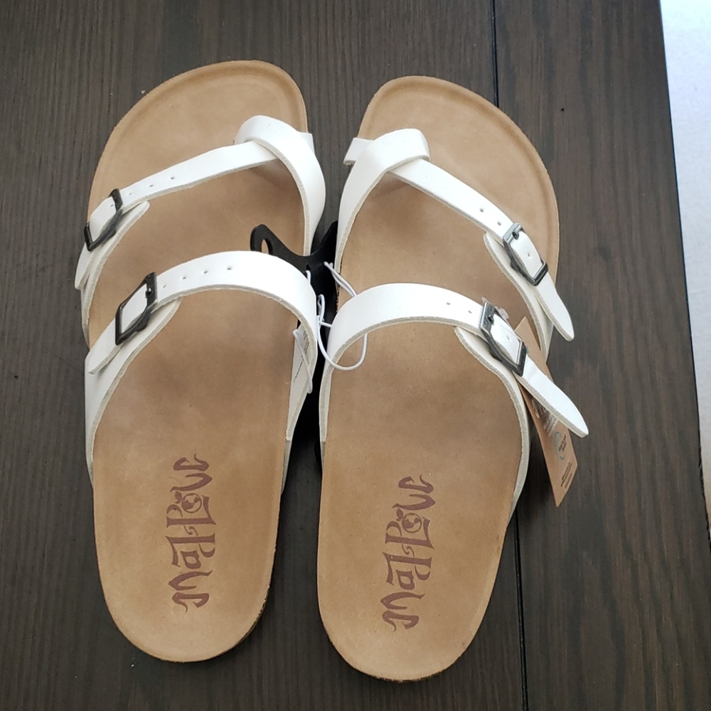 Cute sandals!